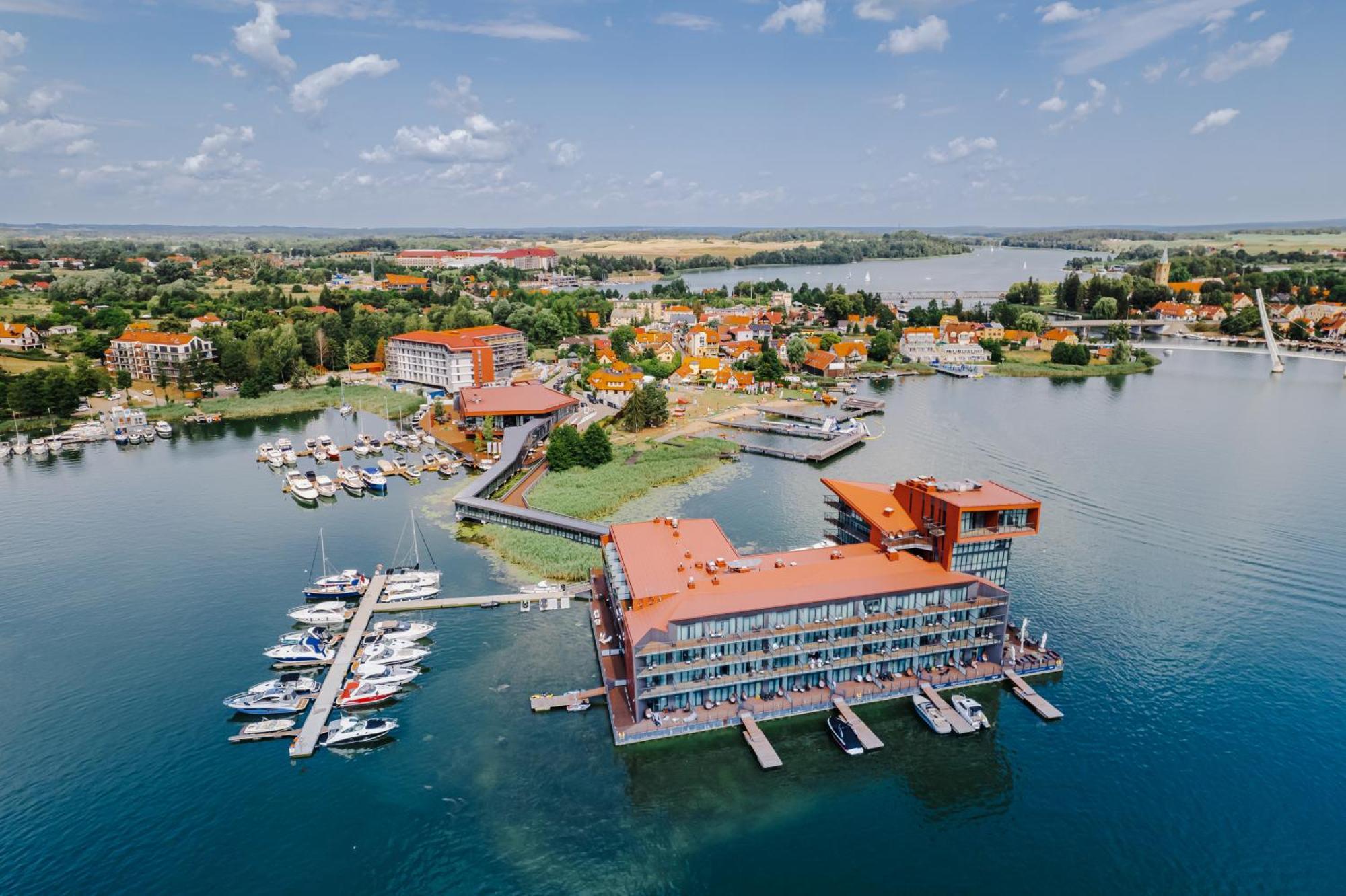 Hotel Mikolajki Leisure & Spa - Destigo Hotels Exterior photo Aerial view of the town