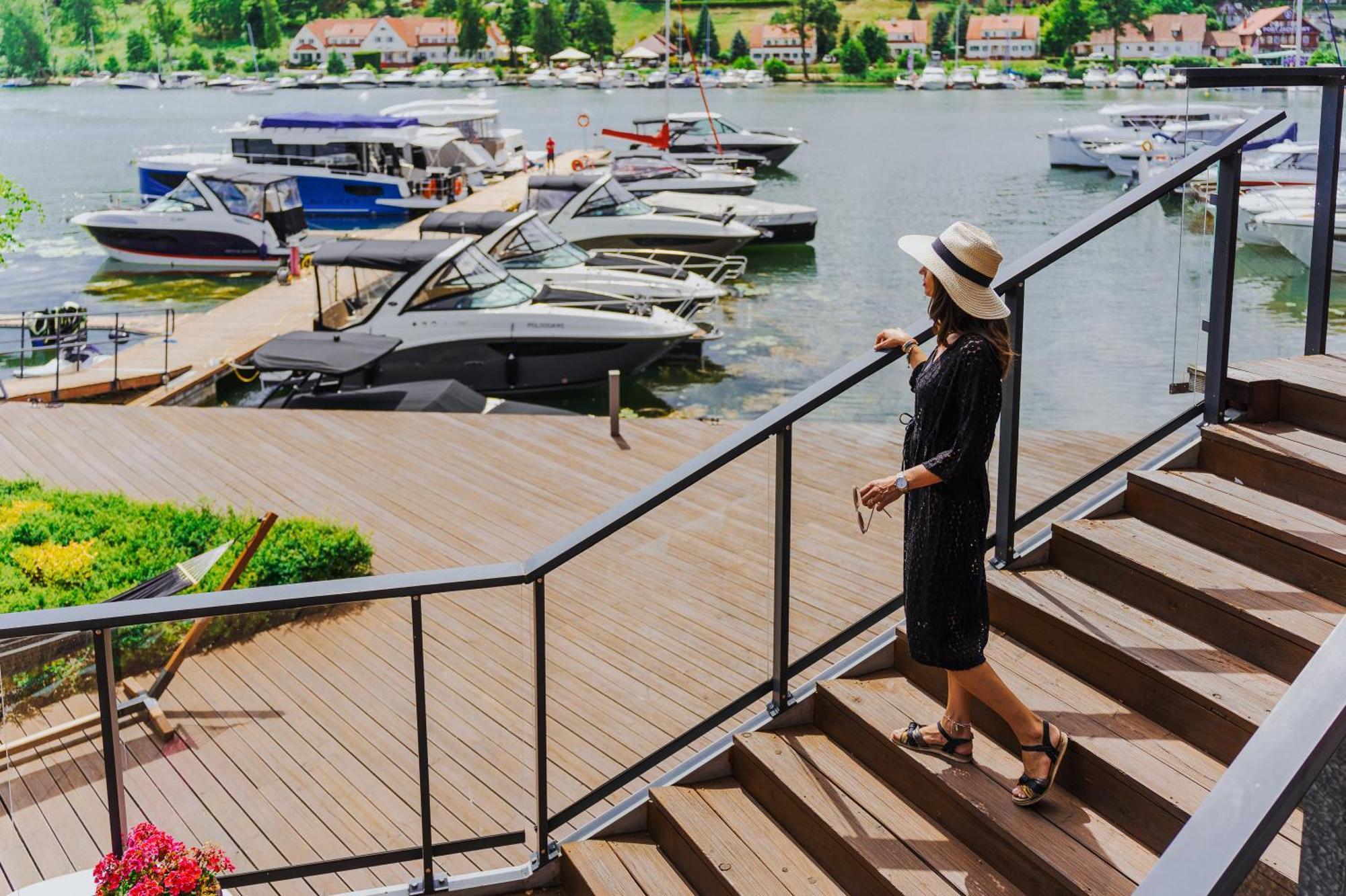 Hotel Mikolajki Leisure & Spa - Destigo Hotels Exterior photo The Lakefront at The Landing