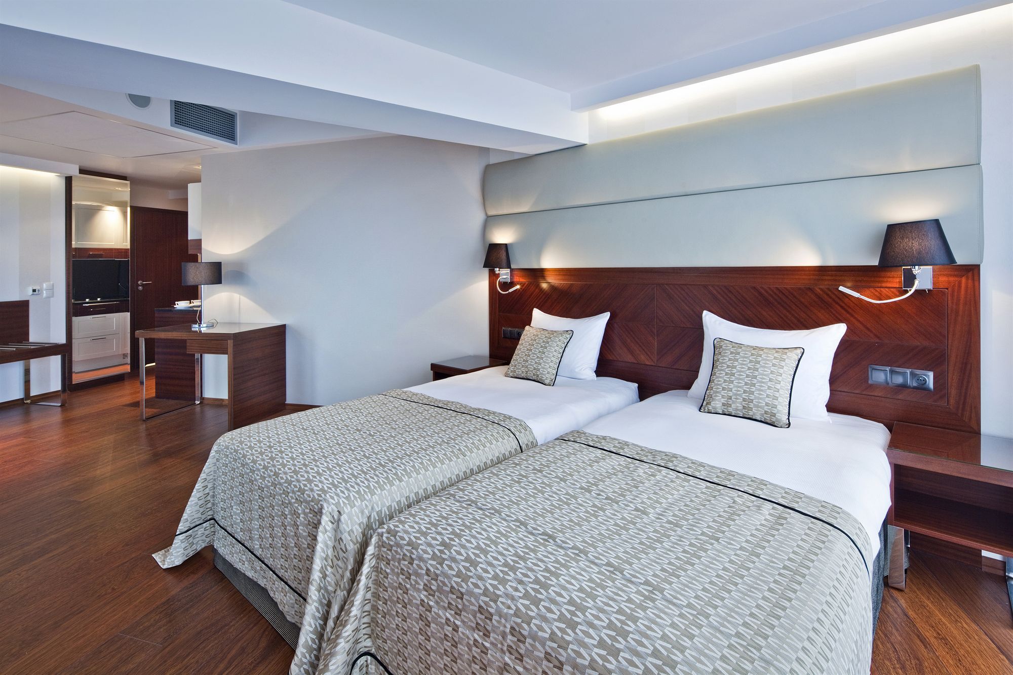 Hotel Mikolajki Leisure & Spa - Destigo Hotels Exterior photo A typical hotel room